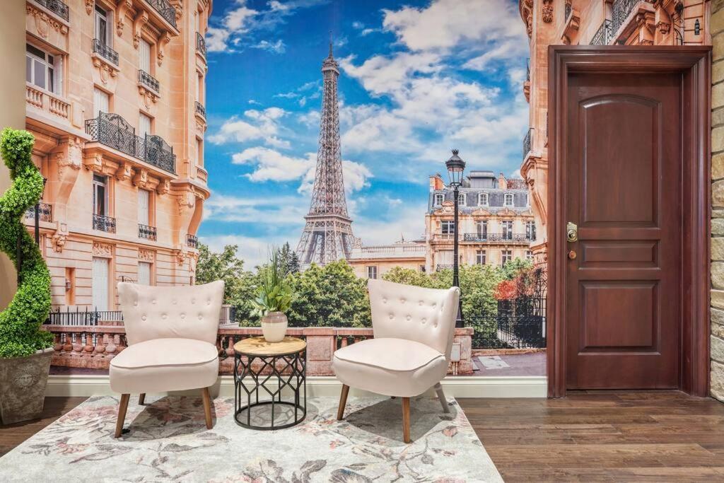 French Chateau W/Swim Spa & Theatre: 11,700 Sqft YYC Exteriér fotografie